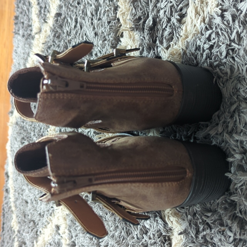 Ariat Unbridled Melody Women's Buckle Bootie Size Women's 8.5 - Picture 6 of 8